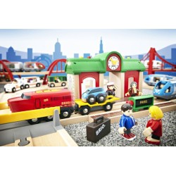 BRIO World Sprechender Bahnhof